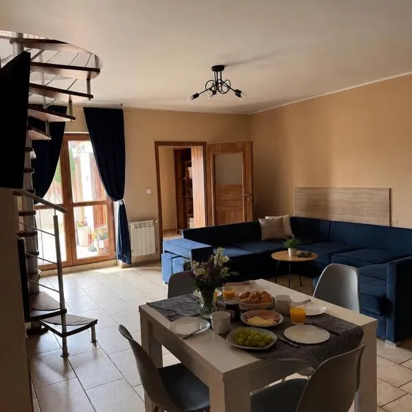 Pod skrzydłami, hotel em Milomlyn