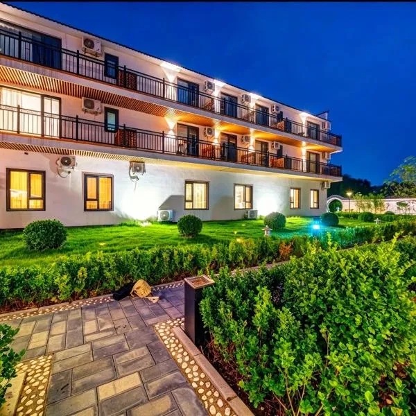 北京皇家荷苑酒店环球影城店-Beijing Royal Lotus Gaden Hotel – hotel w Pekinie