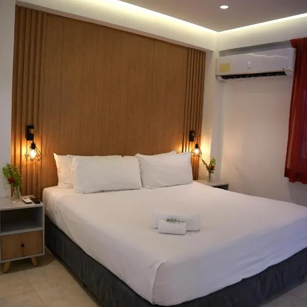 Albrook Inn, khách sạn ở Panama City