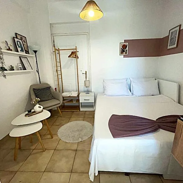 The Nest - Cozy Stay in Arcadia, hotel em Trípoli