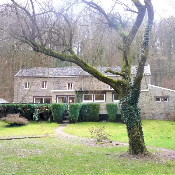 Spacious house with garden in Comblain-au-Pont, hotelli kohteessa Comblain-au-Pont