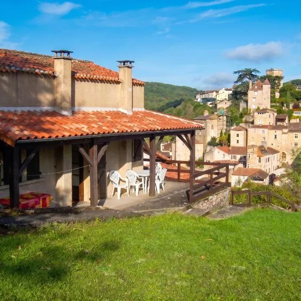 Charmante maison à Puy-l'Évêque avec jardin et balcon, hotell i Puy-lʼÉvêque