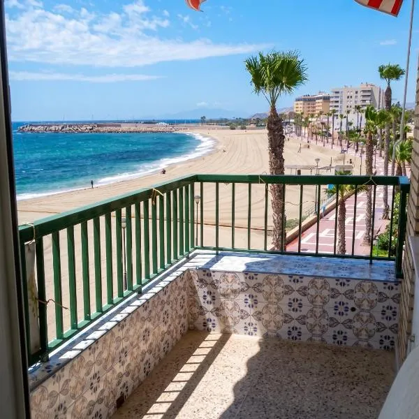 Apartment with pool in Águilas 75 m² with sea view, hotel u gradu 'Águilas'