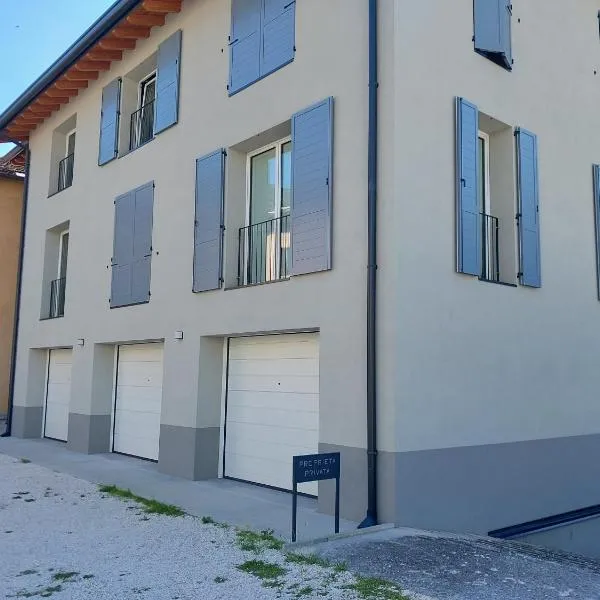 Elilara Trilocale a Sulzano con posto auto vicino al porto, hotel en Sulzano