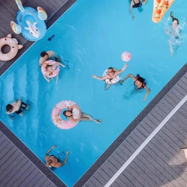 Atpūtas komplekss "Seaside Apartments Roja"，羅亞的飯店