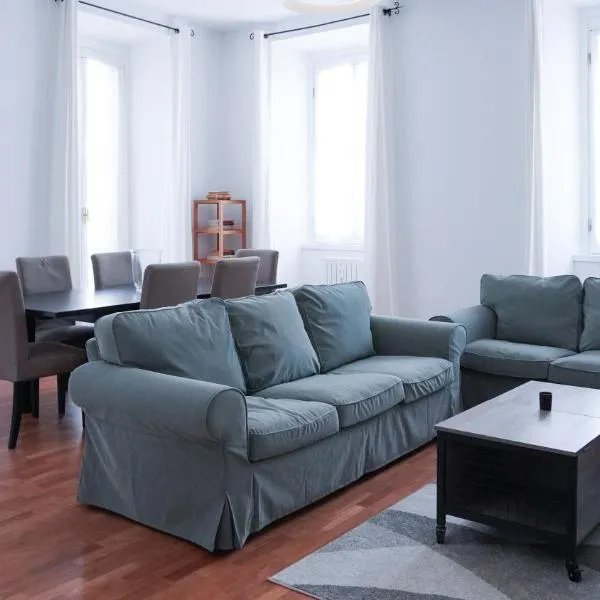 PRESTIGE BOUTIQUE HOMES - Piazza Duomo Exclusive Family Apartment, hotel a Milano
