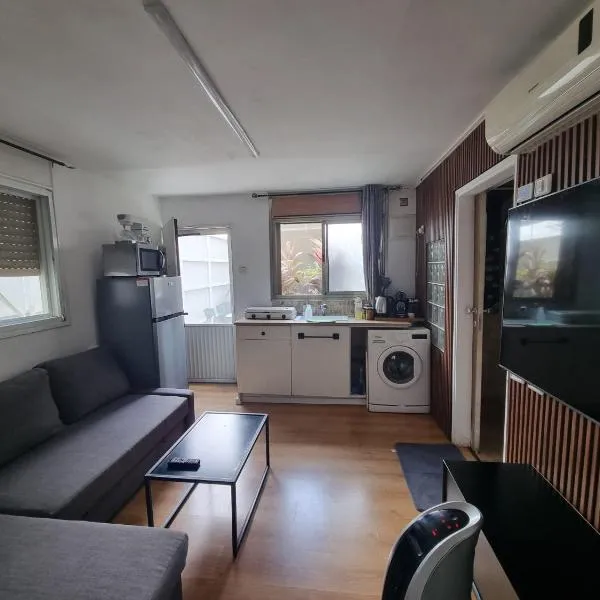 OSHER Simple house, hotel em Nahariya