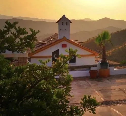 Guesthouse Un Poco Mas, hotel in Canillas de Aceituno