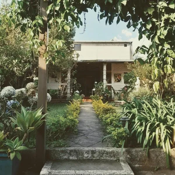 GuacamayaGuestHouse, hotell sihtkohas Concepción de Ataco