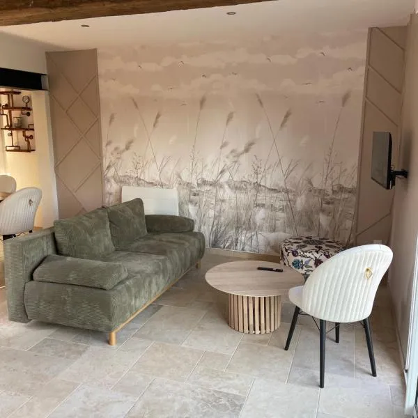 Le Moulin d Hauteufeuille، فندق في Heilly