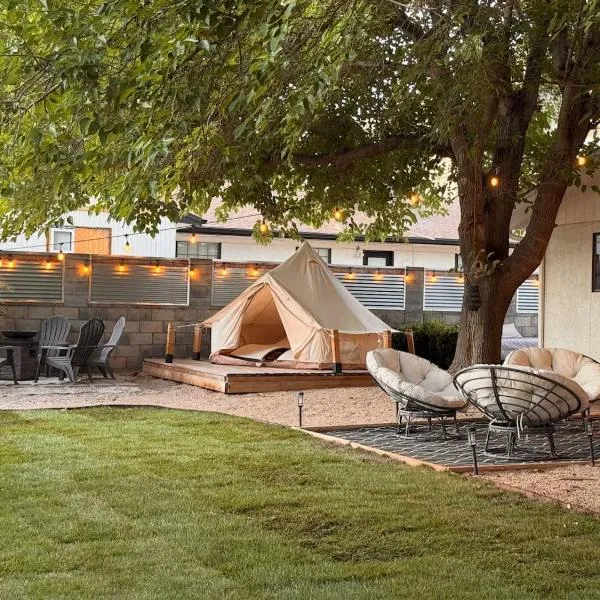 Zion Base 3BR Home Backyard Oasis Pets Welcome, hotel u gradu Sent Džordž
