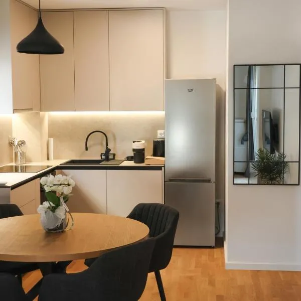 MODERN ESCAPE apartment with garage, ξενοδοχείο στο Σπλιτ