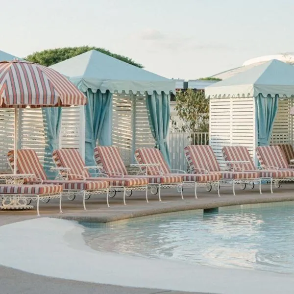 Caravan Court Hotel, hotell i Arlington