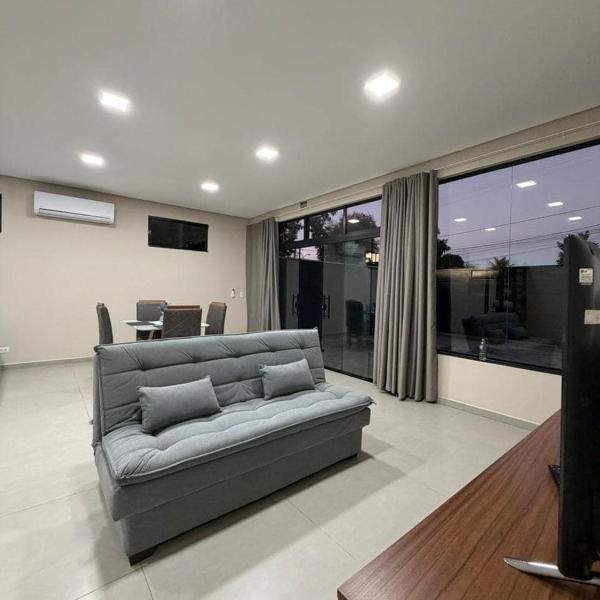 Lindo e espaçoso Studio de 50m2 com estacionamento