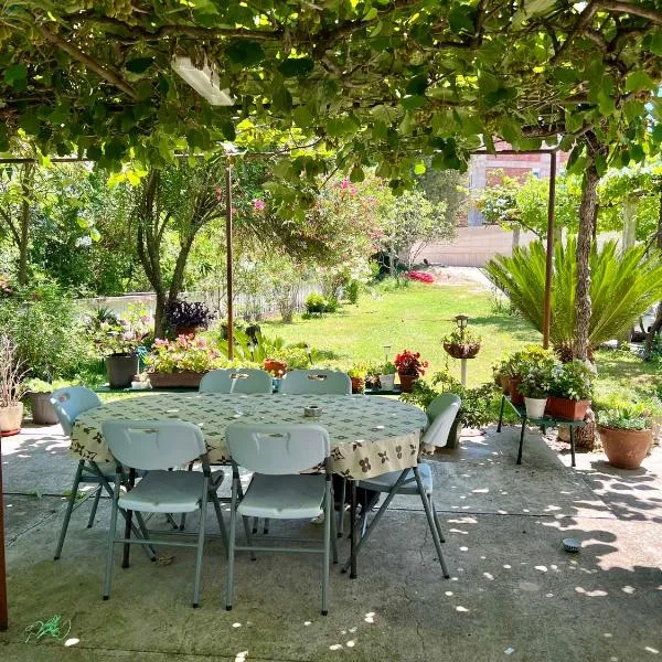 Green Atelier Garden near Kotor, hotel u gradu 'Radanovići'