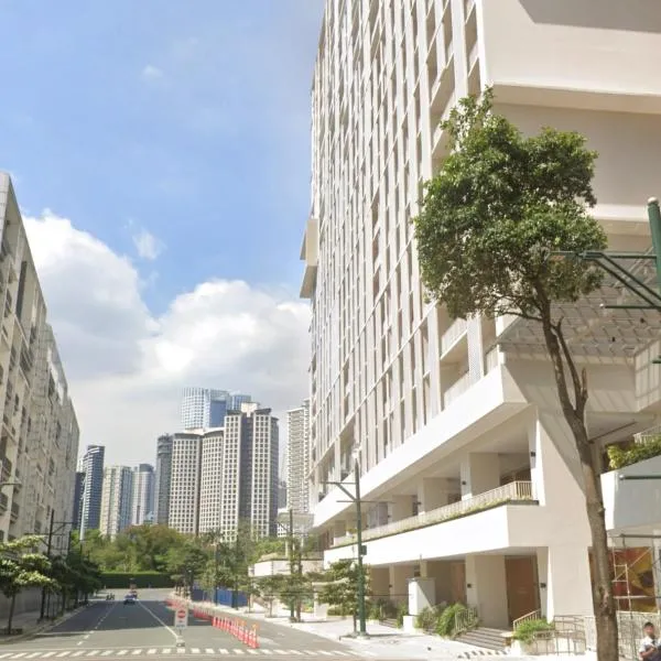 STAYS at Park McKinley West, hotel en Manila
