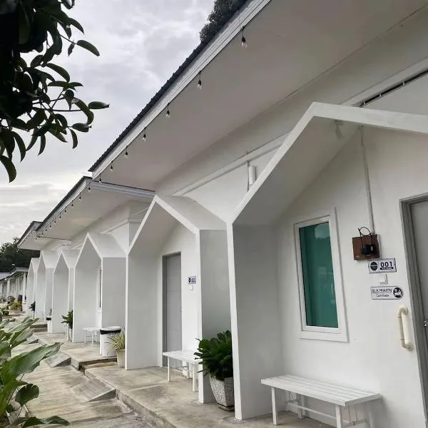 1108 Pedas Village Resort, hotel u gradu 'Pedas'