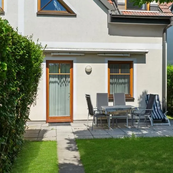 DAS BURGENNEST Chalet 2 - Familienchalet mit 2 Schlafzimmern - zu Fuß zur Sonnentherme, hotel in Lutzmannsburg