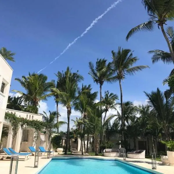 The Villa Luxury Suites Hotel, hotel di Diani Beach