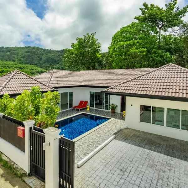Chalong - 4 Bedroom Private Pool Villa - Phuket، فندق في تشالونج