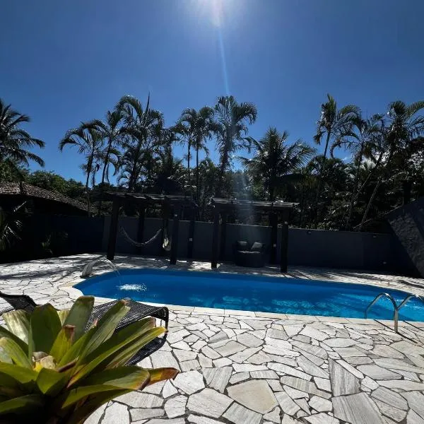 Chalé em Maresias - Quintal Privativo - Pet Friendly 4 Hóspedes, hotel in Maresias