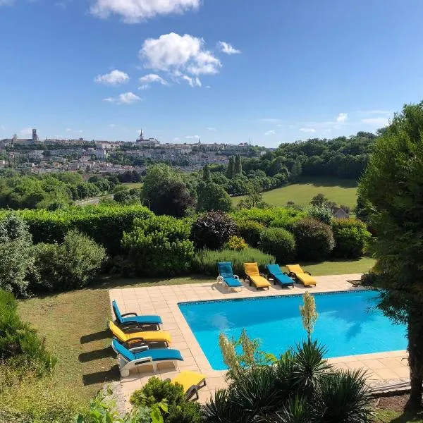 Domaine du Champ Fleuri – hotel w mieście Angoulême