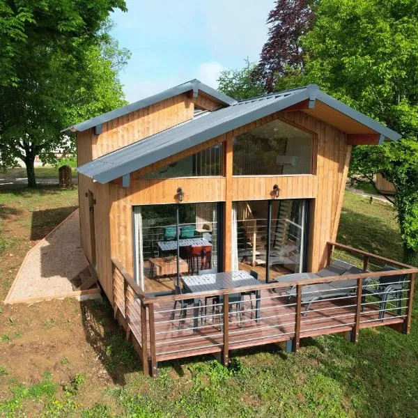 Cabanes du Domaine des Fées, отель в городе Доль