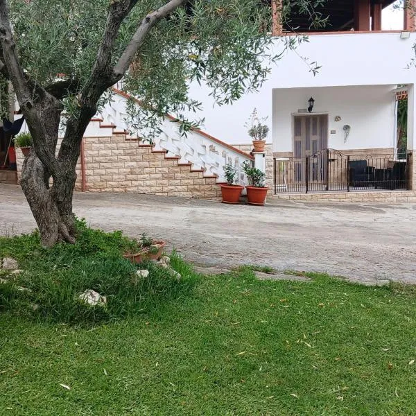 La Casa Del Nonno, готель у місті Іскітелла