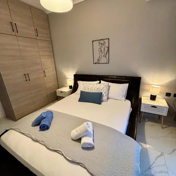 Giannis apartment、ネア・ミカニオーナのホテル
