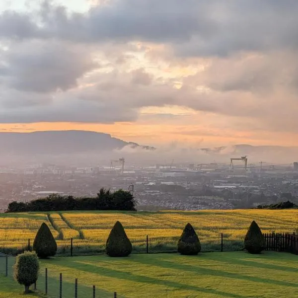 Viesnīca Private annexe with spectacular views over Belfast Belfāstā