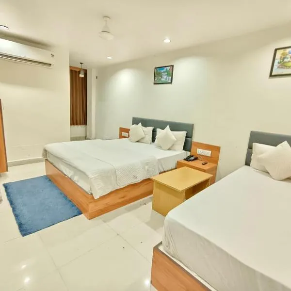 Hotel Royal Relax, отель в городе Гандинагар