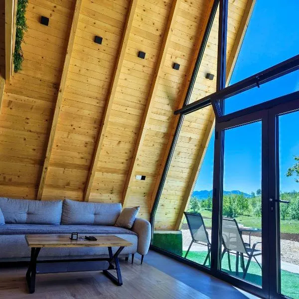 Wolf Ridge Mountain Cabin Montenegro: Plužine şehrinde bir otel