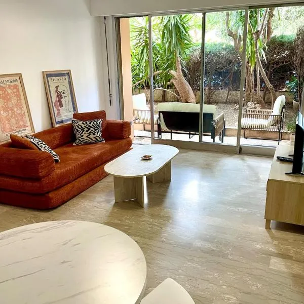 Apartment with private garden of Cannes, hôtel au Cannet