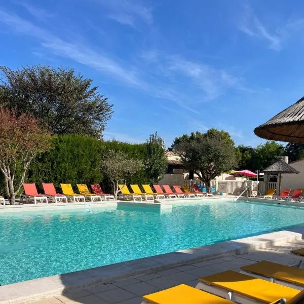 Camping Pegomas, Hotel in Saint-Rémy-de-Provence