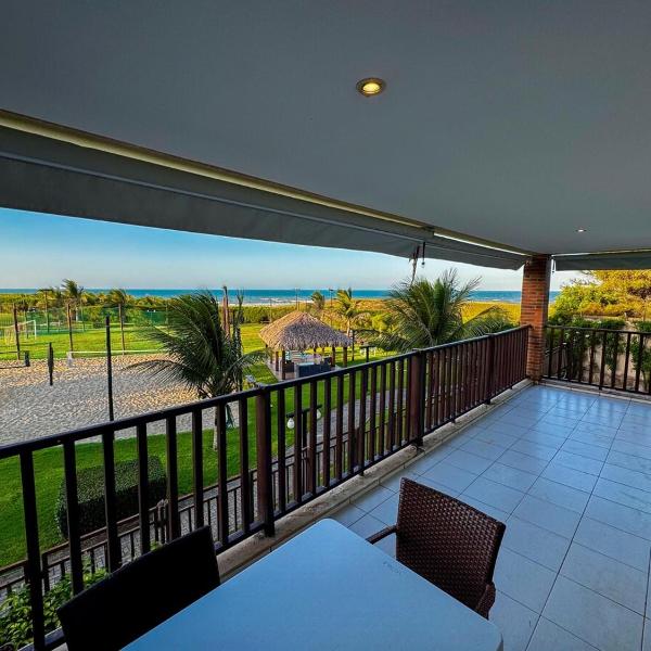 Beach Living - Ocean View - Beachfront