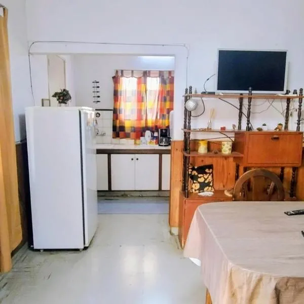 Casa Céntrica Yrigoyen, pleno centro, hotel in Santa Rosa