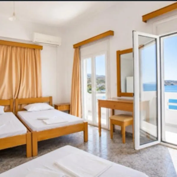 Triton Sea View Studios, hotell i Tsoútsouros