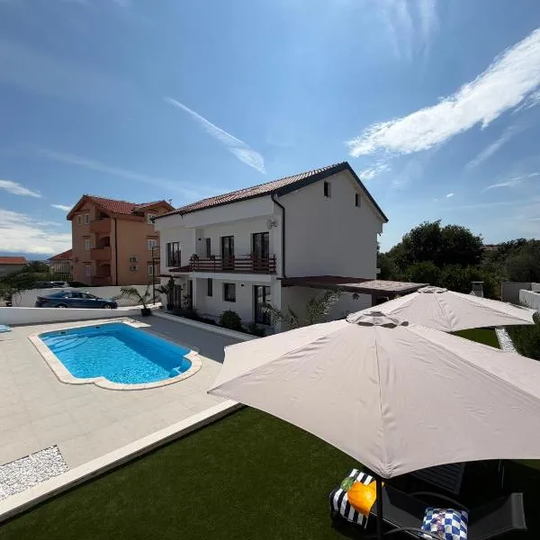 Apartment Ana Pool Residence, hotel v Preu