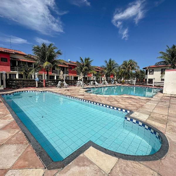 Casas no Residencial Mont Sinai com 2 ou 3 suítes (todas com ar), internet privativa 300MBPS a aproximadamento 250m da Praia de Taperapuã, condomínio com piscinas adulto e infantil, sauna, churrasqueiras e Segurança 24hrs. - Foto 4