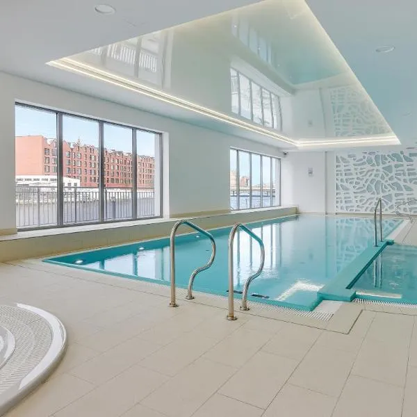 Waterlane Island - Riverview Pool, SPA & Gym by Blue Mandarin, hotel din Gdańsk