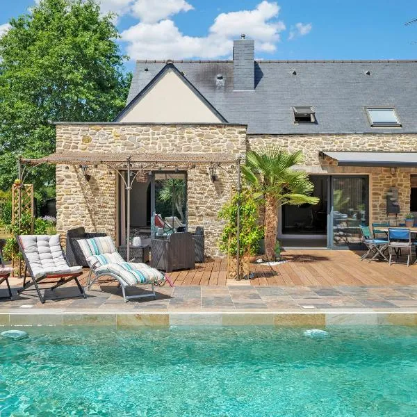 Villa Lailléa avec piscine jacuzzi, hotelli kohteessa Laillé