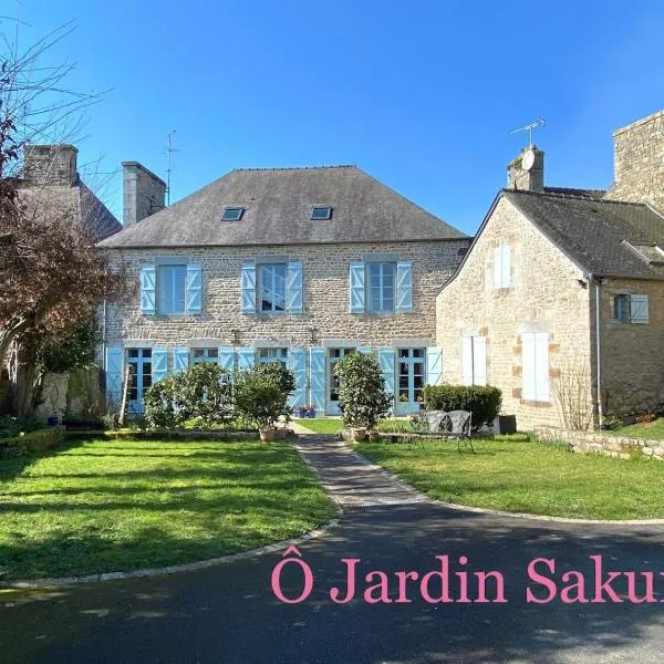 O Jardin Sakura Chambres et table d'hotes sur la route du Mont Saint-Michel: Val Couesnon şehrinde bir otel