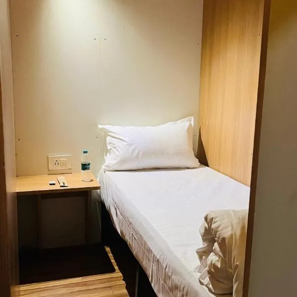 Lowfare Hotels Bengaluru, hotel sa Bangalore