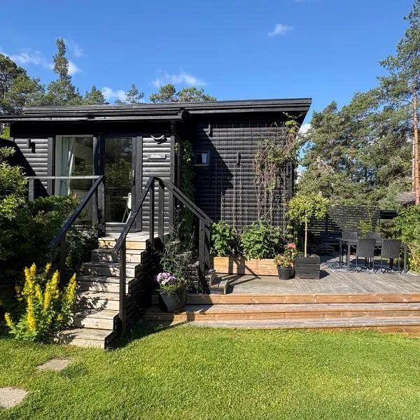 Modern Cabin in Stockholm Archipelago, хотел в Вармдо