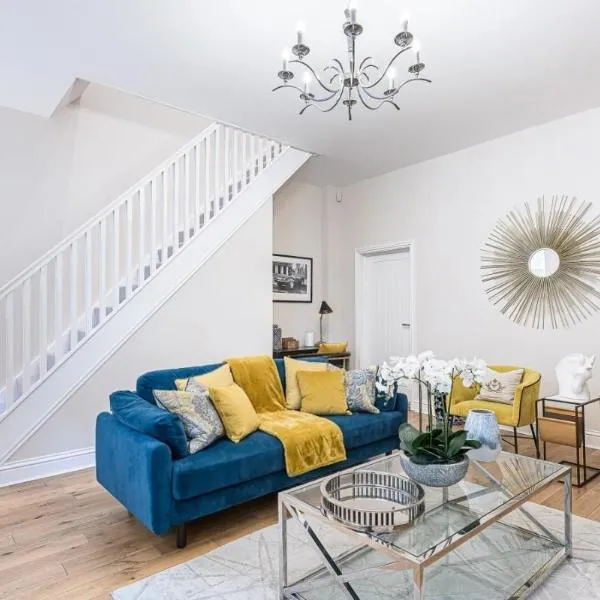 Viesnīca Luxurious 2Bd Home in the Heart of Knightsbridge Londonā