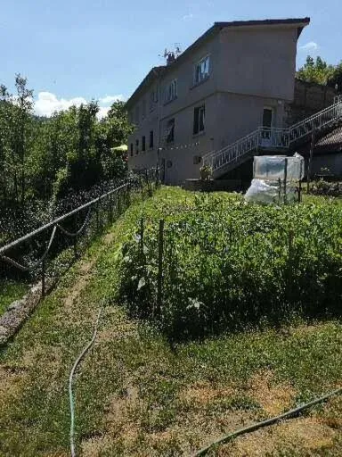 bord de rivière, hotel u gradu Accons