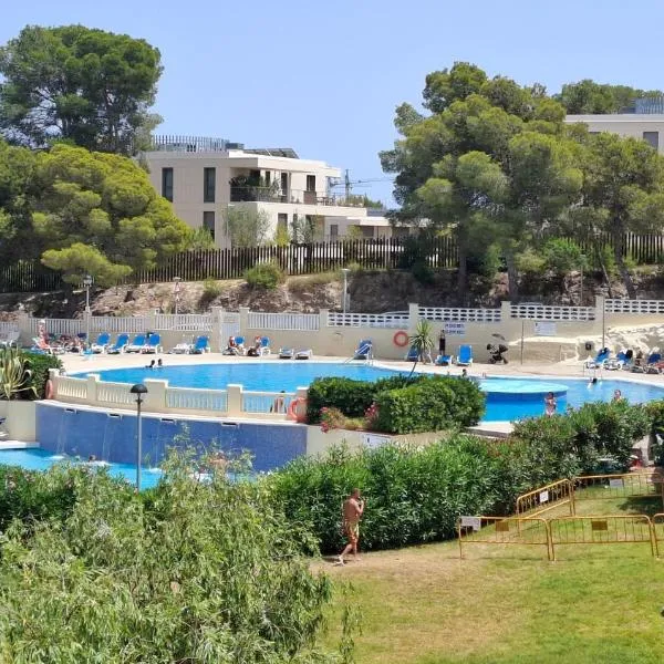 Viesnīca Salou Beach Apartment with private Pool Salou