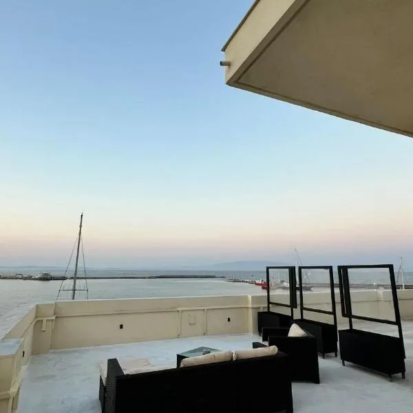 Rooftop View Chios, готель у місті Хіос