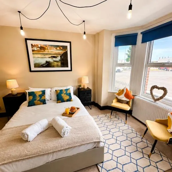 Luxury Seaside Stay with Free Parking & Beach Close, hotel u gradu Gorleston-on-Sea