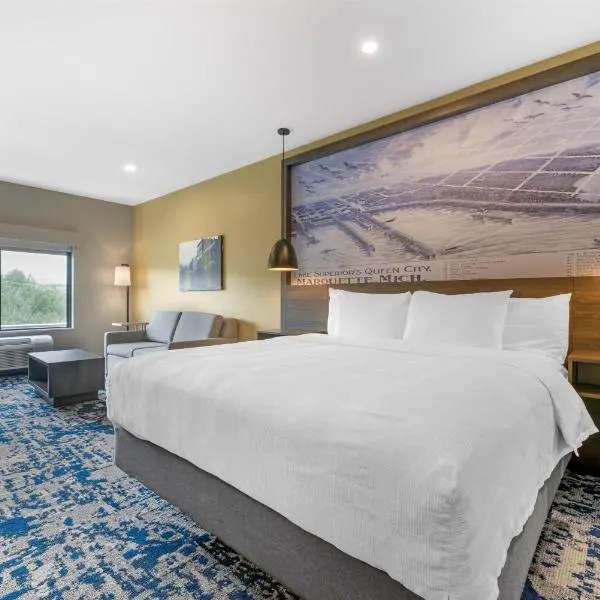 Best Western Plus Marquette Hotel & Suites, hotel v mestu Marquette